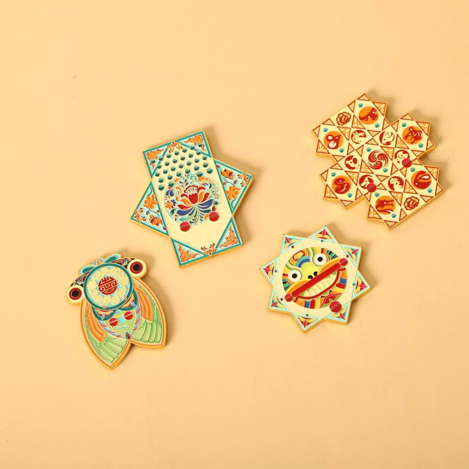 Custom badge fridge magnet gift set details
